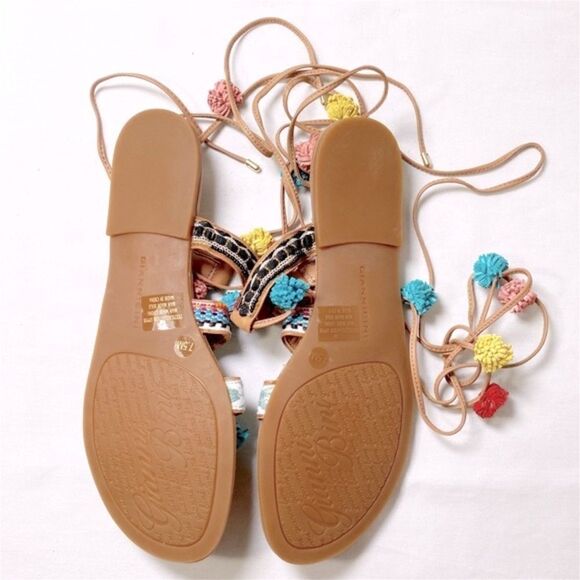 NWOT Gianni Bini Women’s Leather Bohemian Wraparound Sandal with Pom Pom - Picture 4 of 4